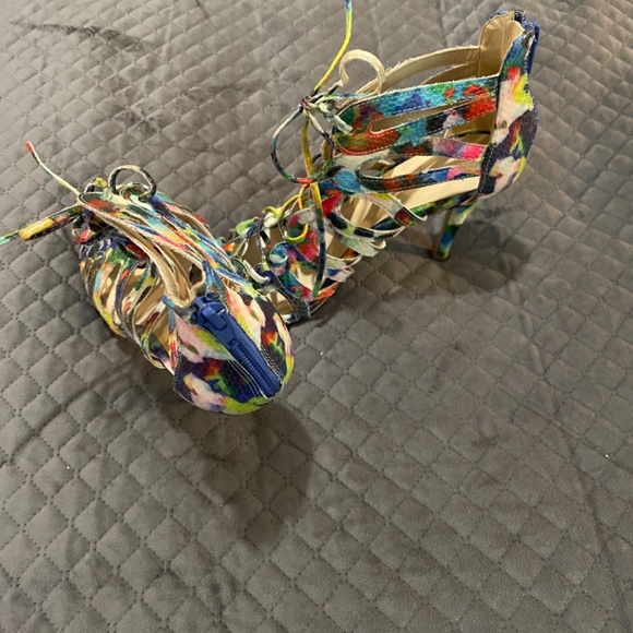 #ShoeCraze - Picture 2 of 12